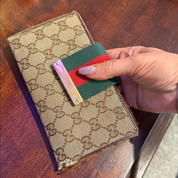 Gucci Beige and Red Monogram Wallet green gold designer clutch cards slots - Picture 4 of 13
